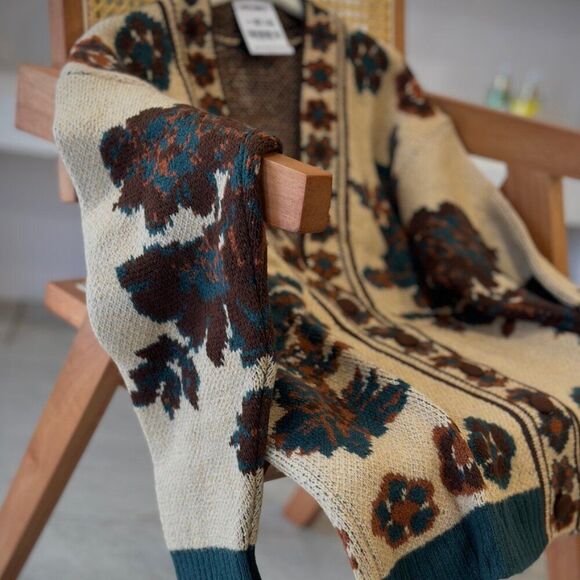 Zara Oversized Floral Knit Button Front Cardigan Beige Size Small - Picture 6 of 7